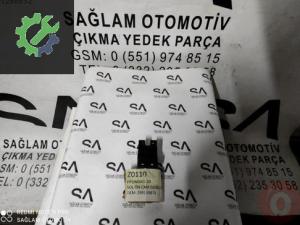 OEM; 299139875 HYUNDAİ İ20 ÇIKMA SOL ÖN CAM DÜĞMESİ