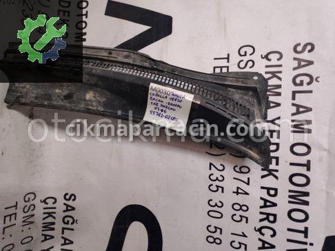 Toyota Corolla Ön Cam Izgarası çıkma parça