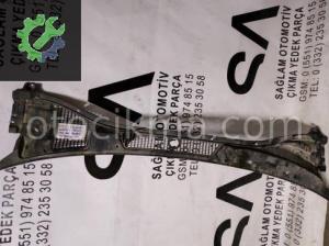 OEM; 55781-05040 TOYOTA AVENSİS 98-03 CAM ÖNÜ IZGARA