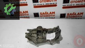 OEM; 58145523 VW-AUDİ A4 ÇIKMA ALTERNATÖR TUTUCU BRAKETİ