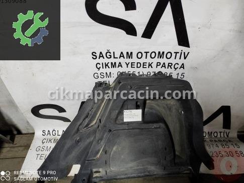 Skoda Fabia Bagaj Arması çıkma parça