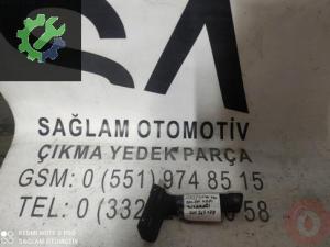 OEM; 701867179 VW T4 ÇIKMA SOL ÖN KAPI TUTAMAĞI