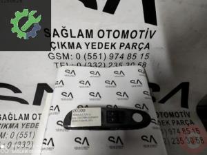 OEM; 7700411271 RENAULT CLİO-2 ÇIKMA SOL ÖN CAM DÜĞMESİ