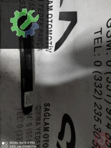 OEM; 7H0827329B VW T5 ÇIKMA BAĞAJ PLAKA ÇİTASI