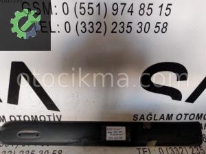 OEM; 8200038177 RENAULT KANGOO 04-08 SAĞ ÖN KAPI BANDI