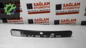 OEM; 848100019R DACİA DUSTER ÇIKMA ARKA PLAKALIK
