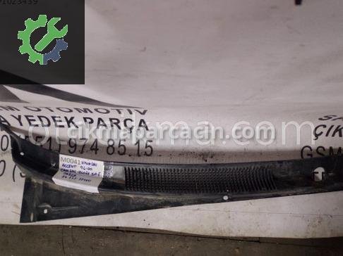 Hyundai Accent Ön Cam Izgarası çıkma parça