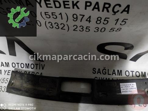 Audi A4 Sis Farı Çerçevesi çıkma parça