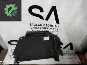 OEM; 8P3863880 AUDİ A3 ÇIKMA SAĞ BAGAJ KENARI HALI KAPLAMA