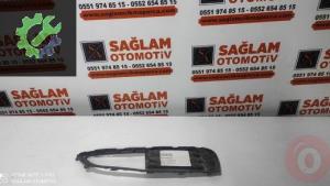 OEM; 903200023 OPEL İNSİGNİA ÇIKMA SOL SİS ÇERÇEVESİ