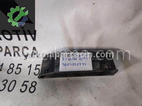 Peugeot 106 Ön Tampon çıkma parça