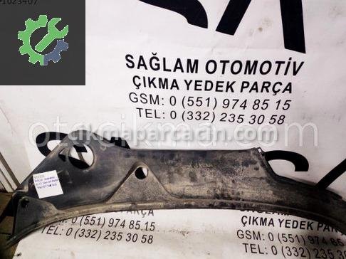Porsche Panamera Ön Cam Izgarası çıkma parça