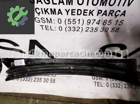 Ford Ranger Ön Cam Izgarası çıkma parça