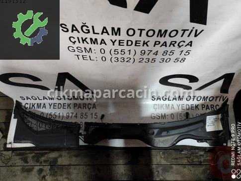 Opel Omega Ön Cam Izgarası çıkma parça