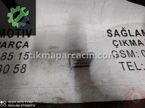Volkswagen Golf Ön Cam Izgarası çıkma parça
