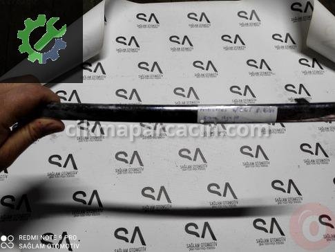 Mercedes-Benz B Serisi Ön Cam Izgarası çıkma parça