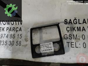 OEM;2K0858061A VW CADDY 04-11 RADYO ÇERÇEVESİ