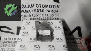 OEM;2S6E-3K738-AB FORD FİESTA ÇIKMA DİREKSİYON POMPA BRAKETİ