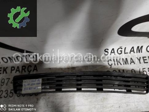 Audi A4 Tampon Izgarası çıkma parça