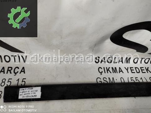 Skoda Superb Kapı Bandı & Çıtası çıkma parça