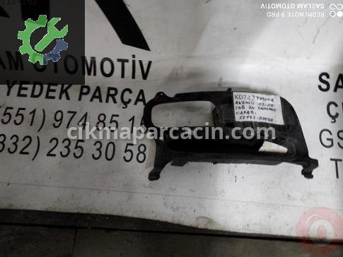Toyota Avensis Sağ Ön Kapı çıkma parça