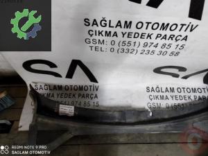 OEM;8V1819403 AUDİ A3 SPORTBACK 13-15 CAM ÖNÜ IZGARA