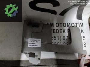 OEM;8V1863075A AUDİ A3 DİREKSİYON DİZ KAPLAMA