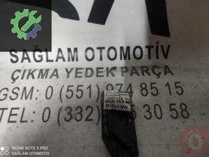 OEM;9621422977 BERLİNGO-PARTNER ÇIKMA SOL ÖN KAPI İÇ KOLU