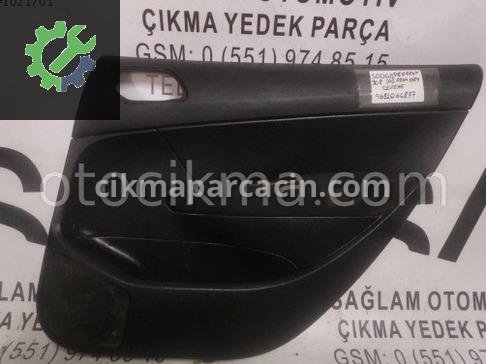 Peugeot 308 Kapı Döşemesi çıkma parça