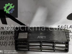 OEM;BM51-17K945-A FORD FOCUS 12-14 ÖN PLAKALIK ORTA IZGARA