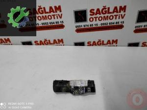 OPEL COMBO-LANCİA-ALFA 2014 ÜSTÜ SOL ÖN FAR BRAKETİ 10490857 OEM 10490857