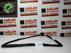 PEUGEOT 207 ÇIKMA SAĞ ÖN KAPI CAM FİTİLİ