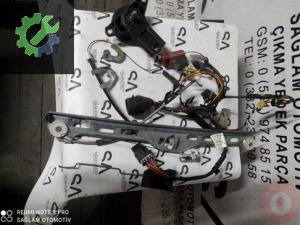 PEUGEOT 306 ÇIKMA CAM KİRKOSU