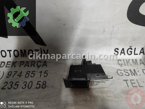 Peugeot 308 Ara Bölme Sacı çıkma parça