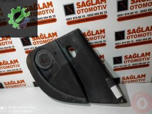 RENAULT CLİO-3 05-12 SAĞ ARKA KAPI DÖŞEMESİ OEM; 8200293860