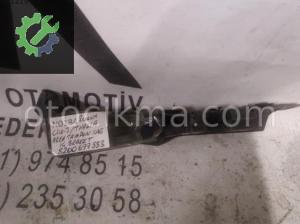 RENAULT CLİO 3 ARKA TAMPON SAĞ İÇ BRAKETİ OEM; 8200699883