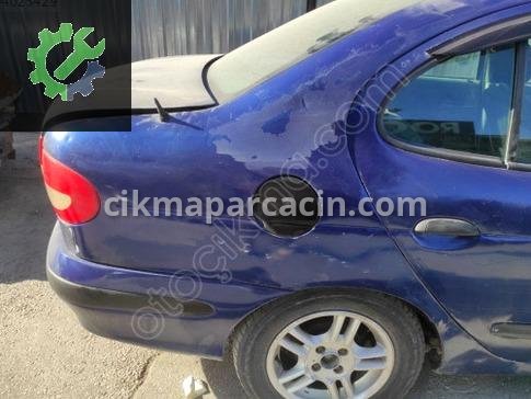 Renault Megane Arka Çamurluk çıkma parça