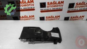RENAULT MEGANE-2 ÇIKMA GÖĞÜS SİGORTA KAPAĞI OEM; 8200182566