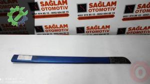 RENAULT SCENİC-2 ÇIKMA SAĞ ÖN KAPI ÇİTASI OEM; 820013673