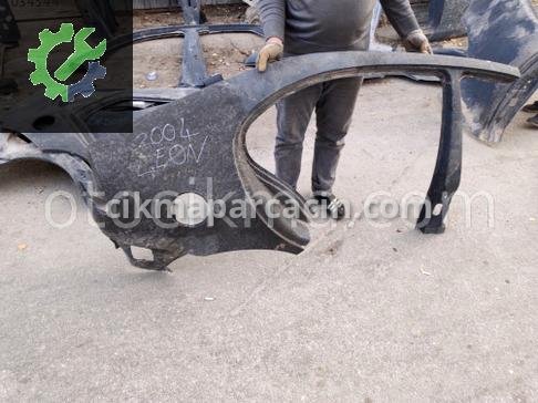 Seat Leon Arka Çamurluk çıkma parça