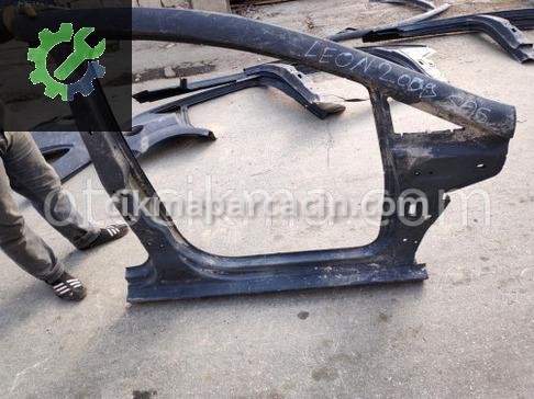 Seat Leon Arka Çamurluk çıkma parça