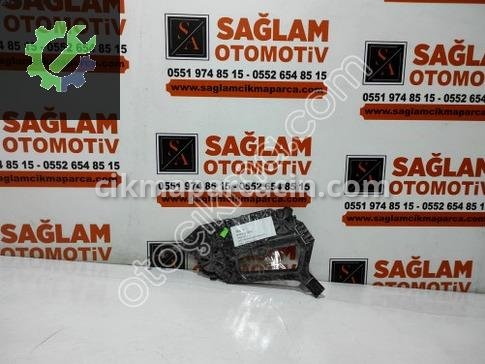 Skoda Octavia Sağ Ön Far çıkma parça