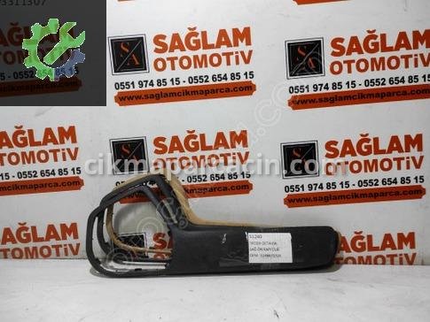 Skoda Octavia Sağ Ön Kapı çıkma parça