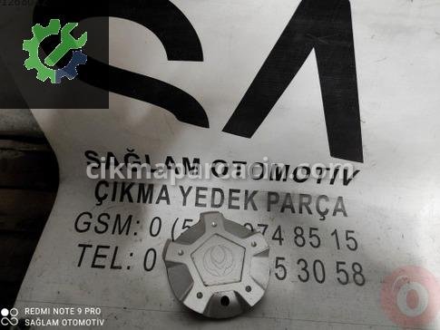 Nissan Skyline Jant Göbeği çıkma parça