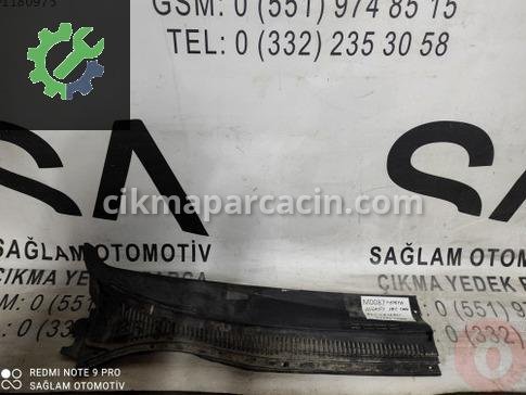 Toyota Avensis Ön Cam Izgarası çıkma parça