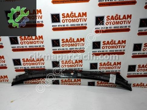 Toyota Carina Ön Cam Izgarası çıkma parça
