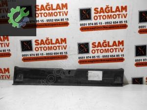 TOYOTA COROLLA 02-06 ÇIKMA BAGAJ KİLİT KAPLAMASI OEM; 64716-02050