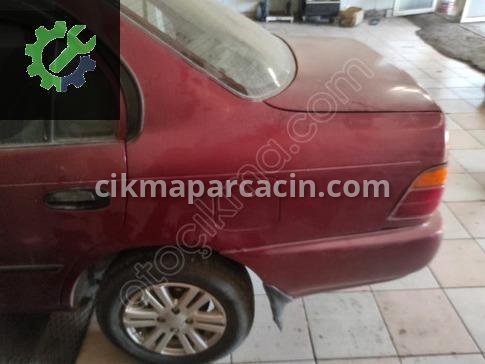 Toyota Corolla Arka Çamurluk çıkma parça