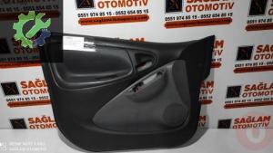 TOYOTA YARİS 03-05 SOL ÖN KAPI DÖŞEMESİ OEM; 67612-0D040