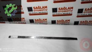 VW BORA ÇIKMA SAĞ ÖN KAPI ÇİTASI KROMLU OEM; 1J4853516
